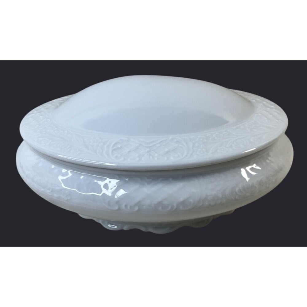 Schumann SCH212 White Oval Domed Covered Caserole Vegetable Bowl Bavaria Germany
